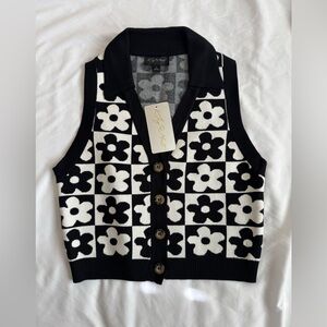 NWT Say What Cropped Knit Flower Vest - L